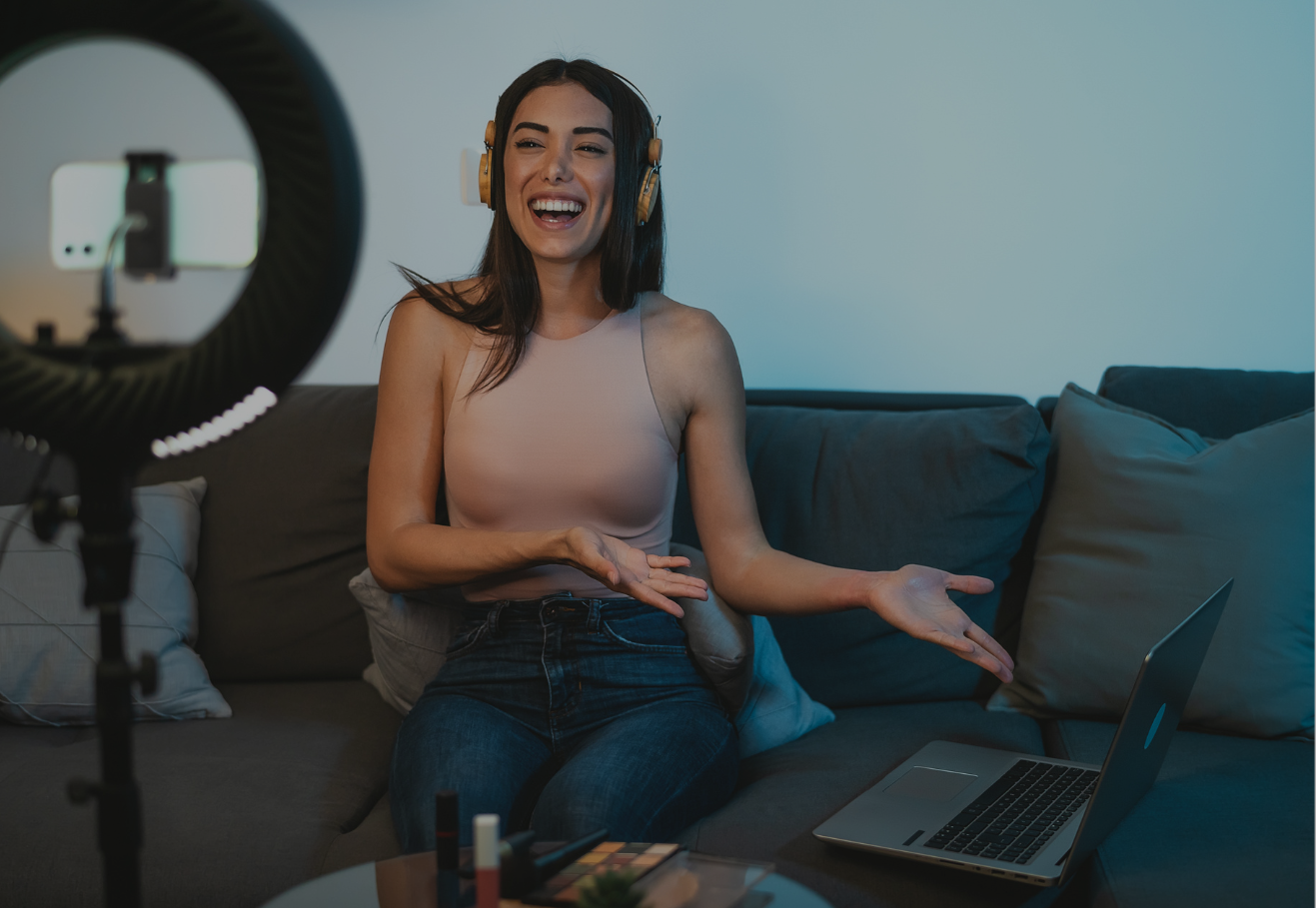 What's the Difference Between a Social Media Influencer and a Content Creator?